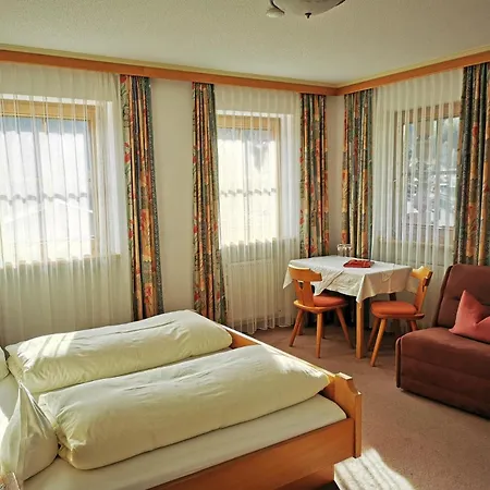Balthasarhof, Haus Apartamento