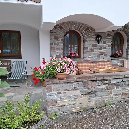 Balthasarhof, Haus Apartamento *
