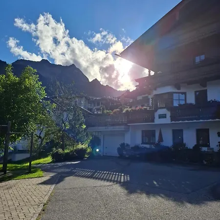 Balthasarhof, Haus Apartamento